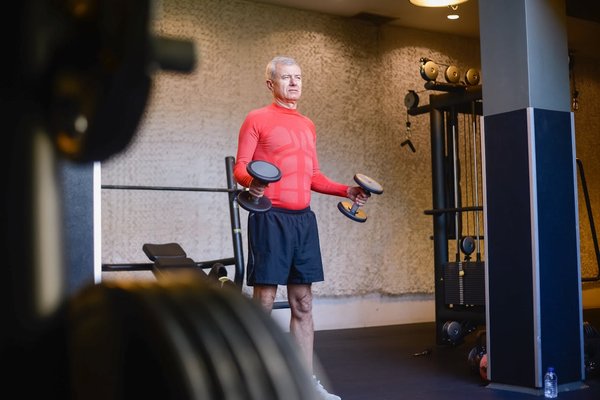 Entraînement en musculation pour seniors : le guide complet